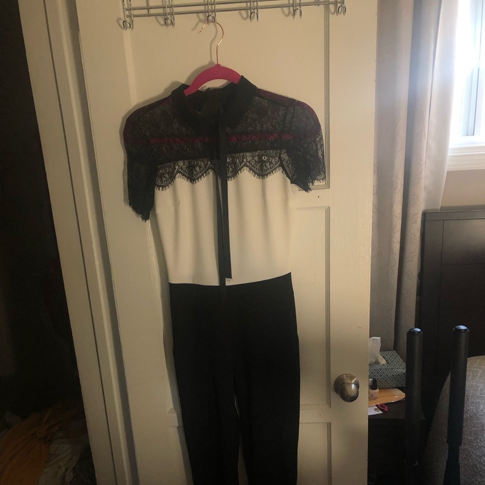 Jumpsuit / Romper Lace detail